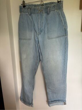 Light Blue Women’s Relaxed Fit Jeans